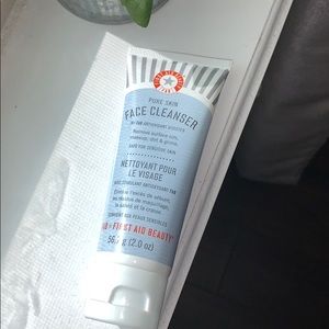 💗2/$25 First Aid Beauty Cleanser🚨